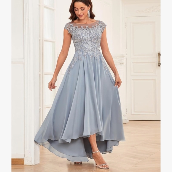 Elegant Tea Length Blue Lace Evening Gown With Pockets - Picture 4 of 7
